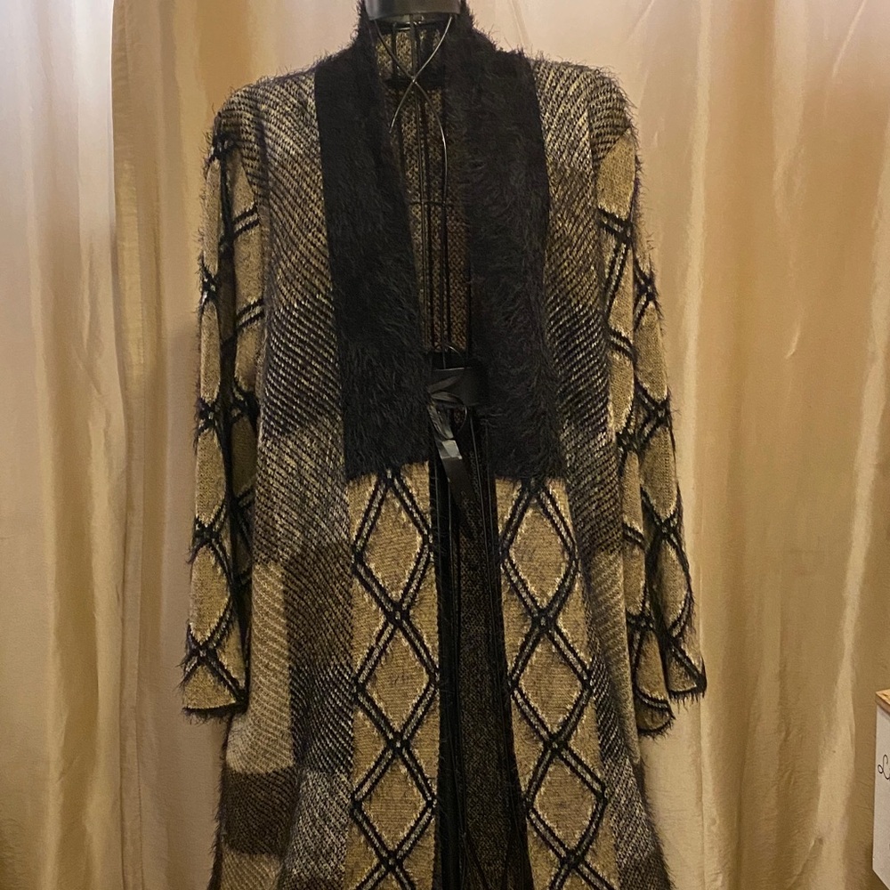 Elegant Maxsport L Black and Tan Women's Sweater cardigan soft smooth material